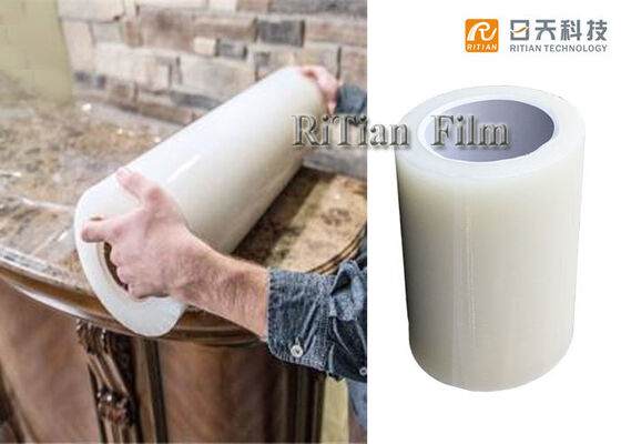 Harga yang bagus Film pelindung PE kelas industri dengan perekat berbahan dasar karet Resistensi UV enam bulan dan penghapusan bebas residu untuk perlindungan permukaan on line