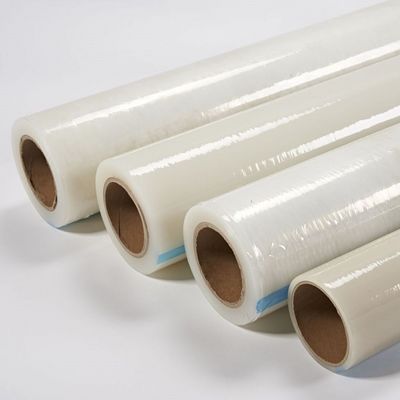 Harga yang bagus Film pelindung PE dengan tahan UV 6 bulan dan perekat berbasis karet untuk kemasan industri on line